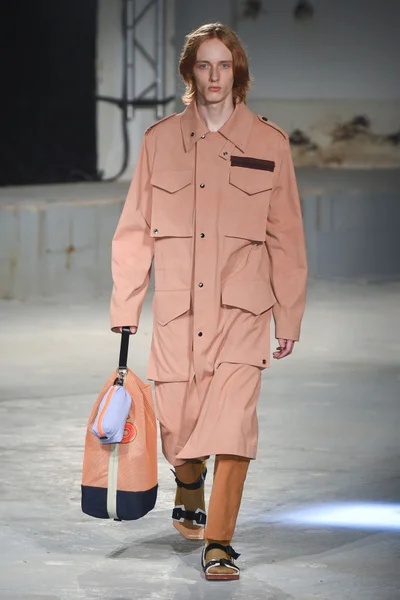 Look 9